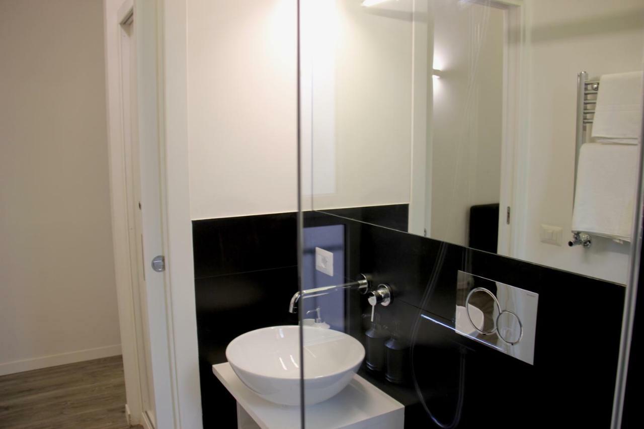 Luxury Rooms Near Colosseum Roma Ngoại thất bức ảnh