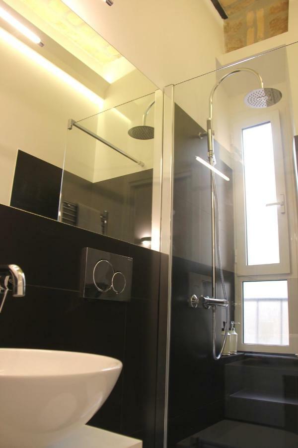 Luxury Rooms Near Colosseum Roma Ngoại thất bức ảnh